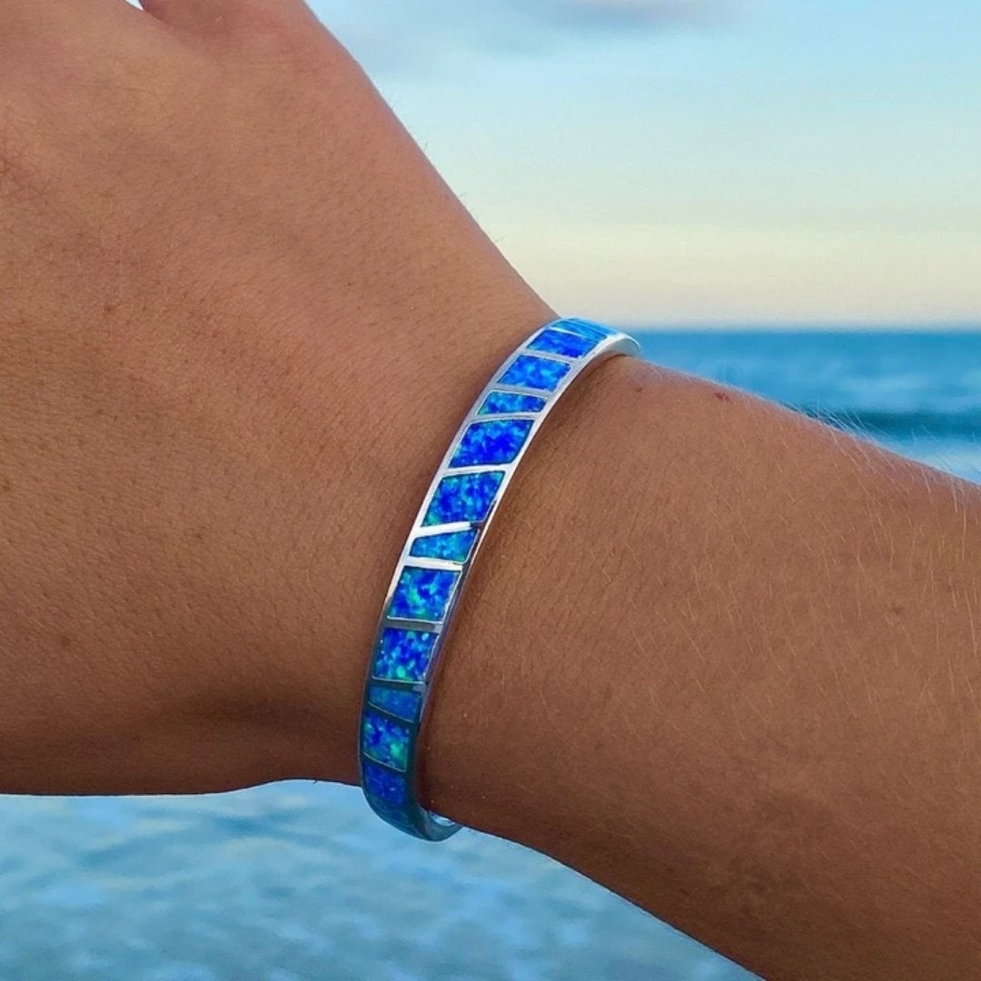 Blauwe en Zilveren Opaal Armband