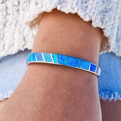 Blauwe en Zilveren Opaal Armband