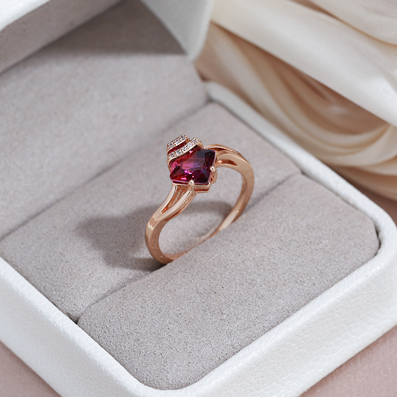 Elegante Roodgouden Kristallen Ring