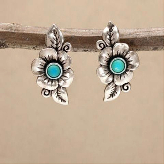 Boho Oorbellen met Blauwe Opaal Bloem in Sterling Zilver