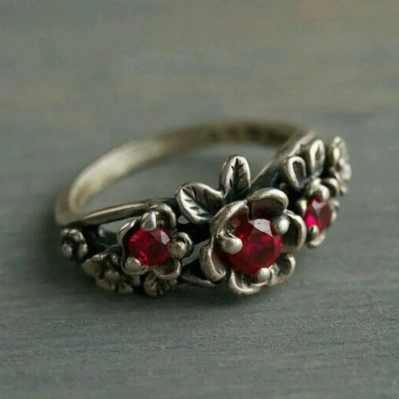 Vintage Bloem Ring met Rode Zirkonia in Sterling Zilver