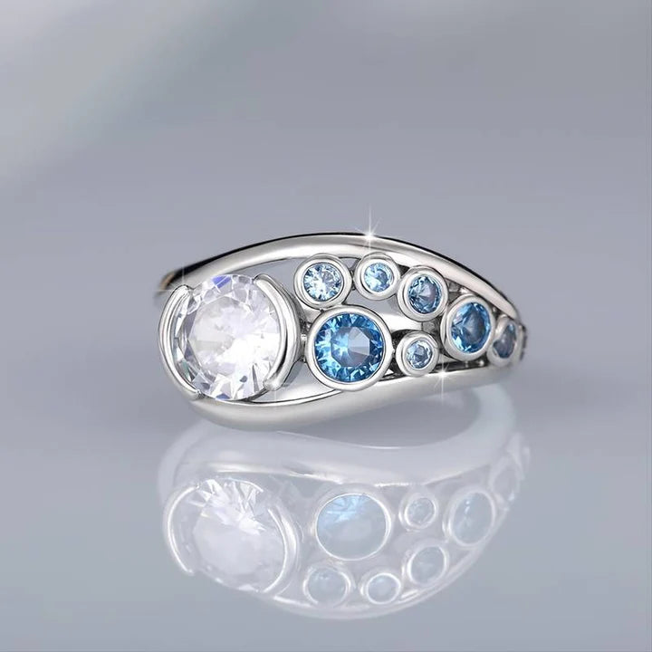 Vintage zilveren ring met blauwe zirkonia