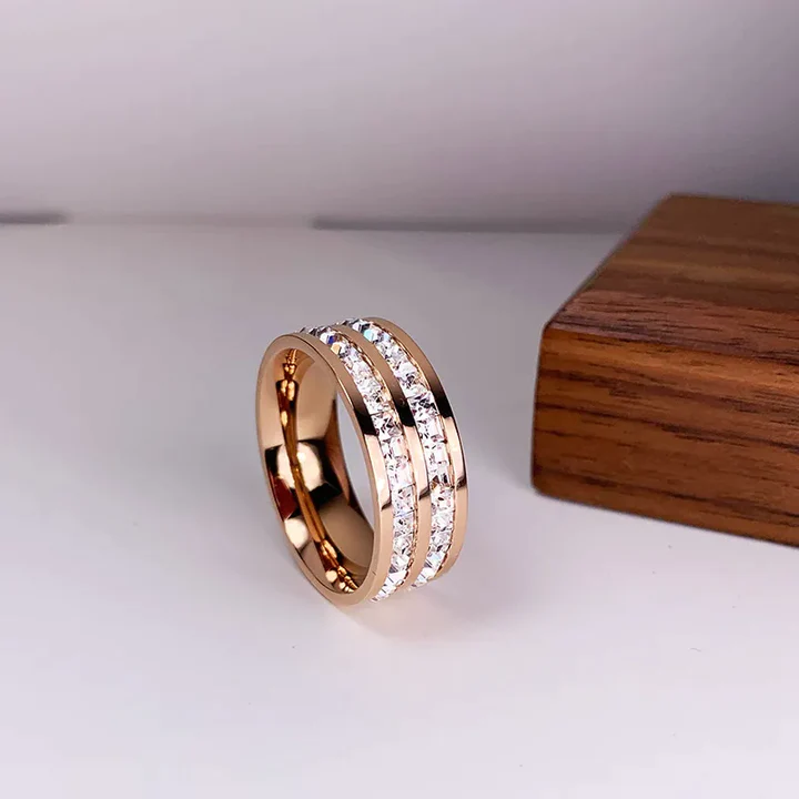 Gouden glanzende zirkonia ring